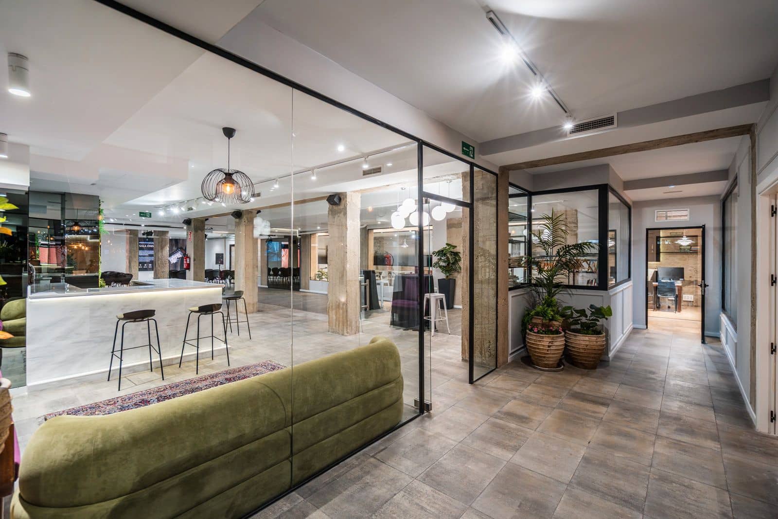 Local Comercial en Madrid ciudad en alquiler - 20.000 € (Ref: 9506294)