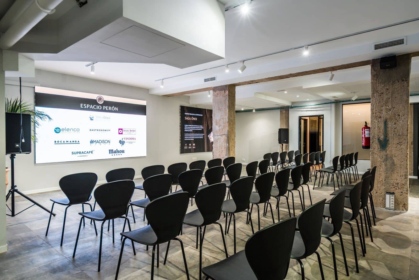 Local Comercial en Madrid ciudad en alquiler - 20.000 € (Ref: 9506294)