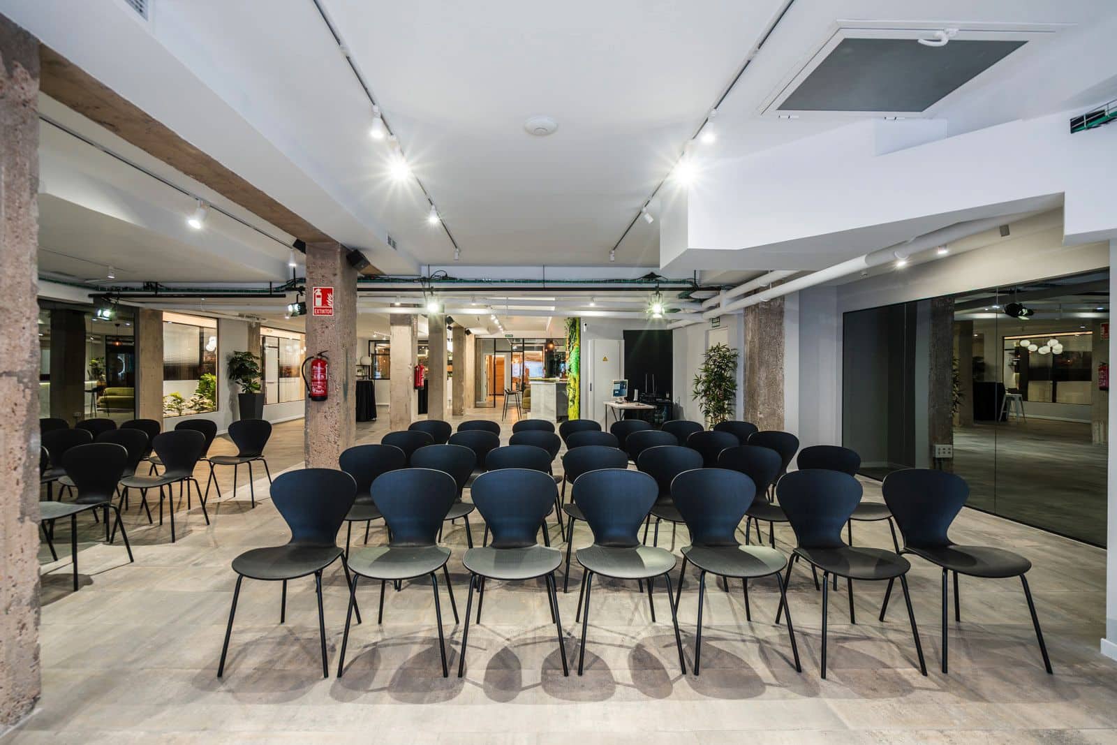 Local Comercial en Madrid ciudad en alquiler - 20.000 € (Ref: 9506294)