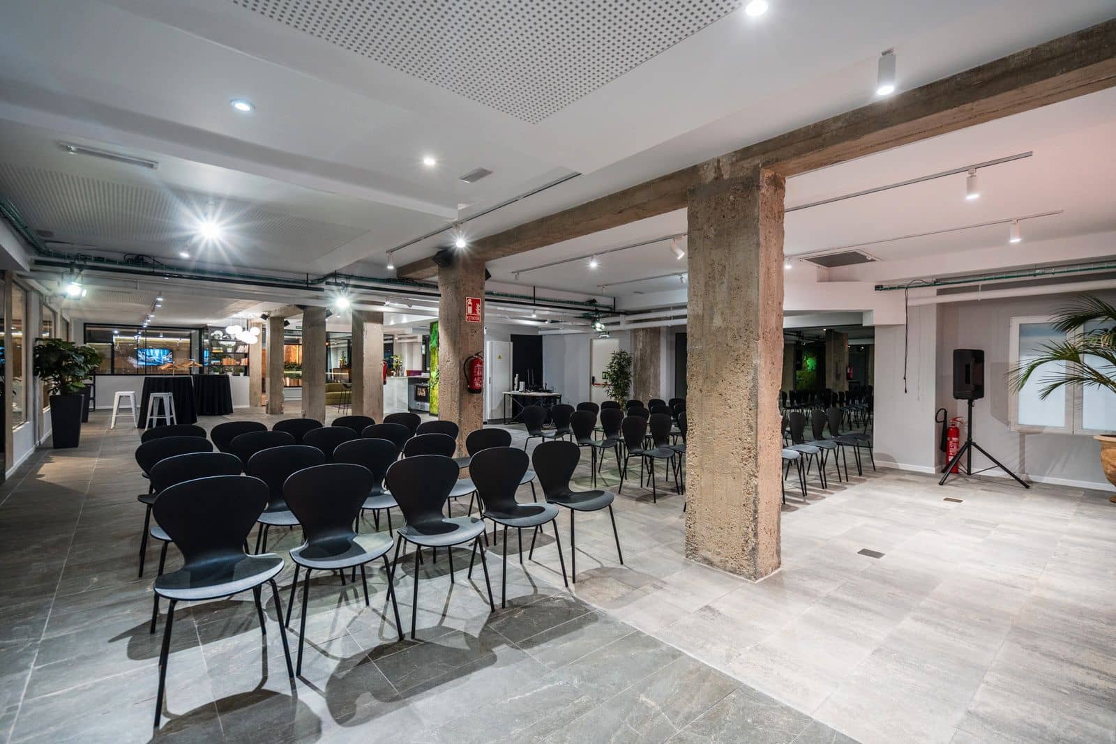 Local Comercial en Madrid ciudad en alquiler - 20.000 € (Ref: 9506294)