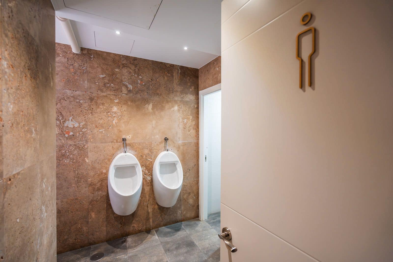 Local Comercial en Madrid ciudad en alquiler - 20.000 € (Ref: 9506294)