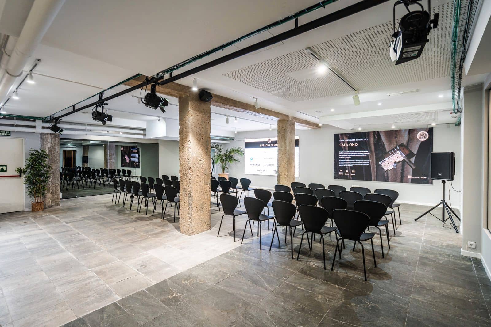 Local Comercial en Madrid ciudad en alquiler - 20.000 € (Ref: 9506294)