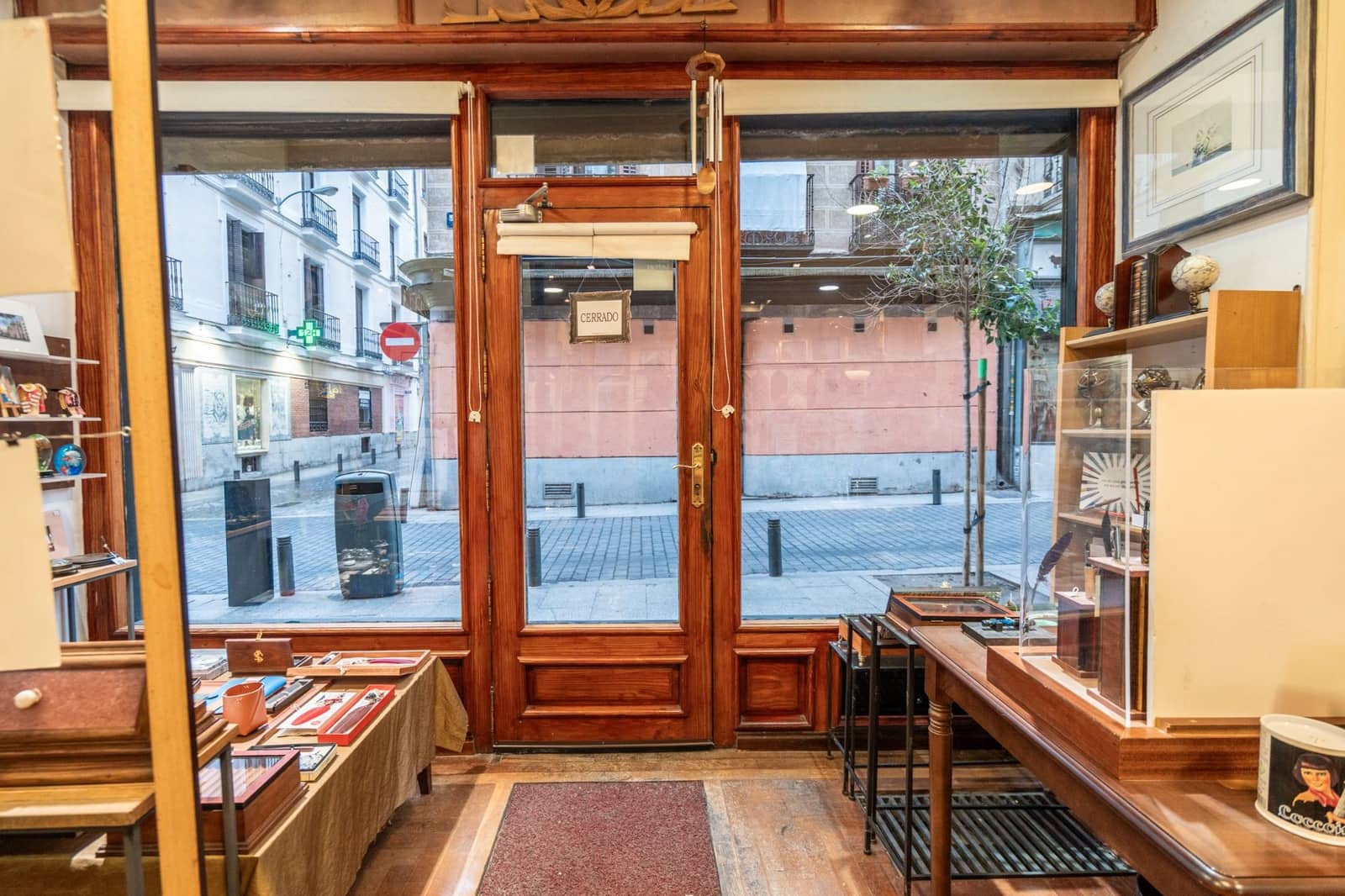 Commercial for sale in Madrid city - € 900,000 (Ref: 9535164)