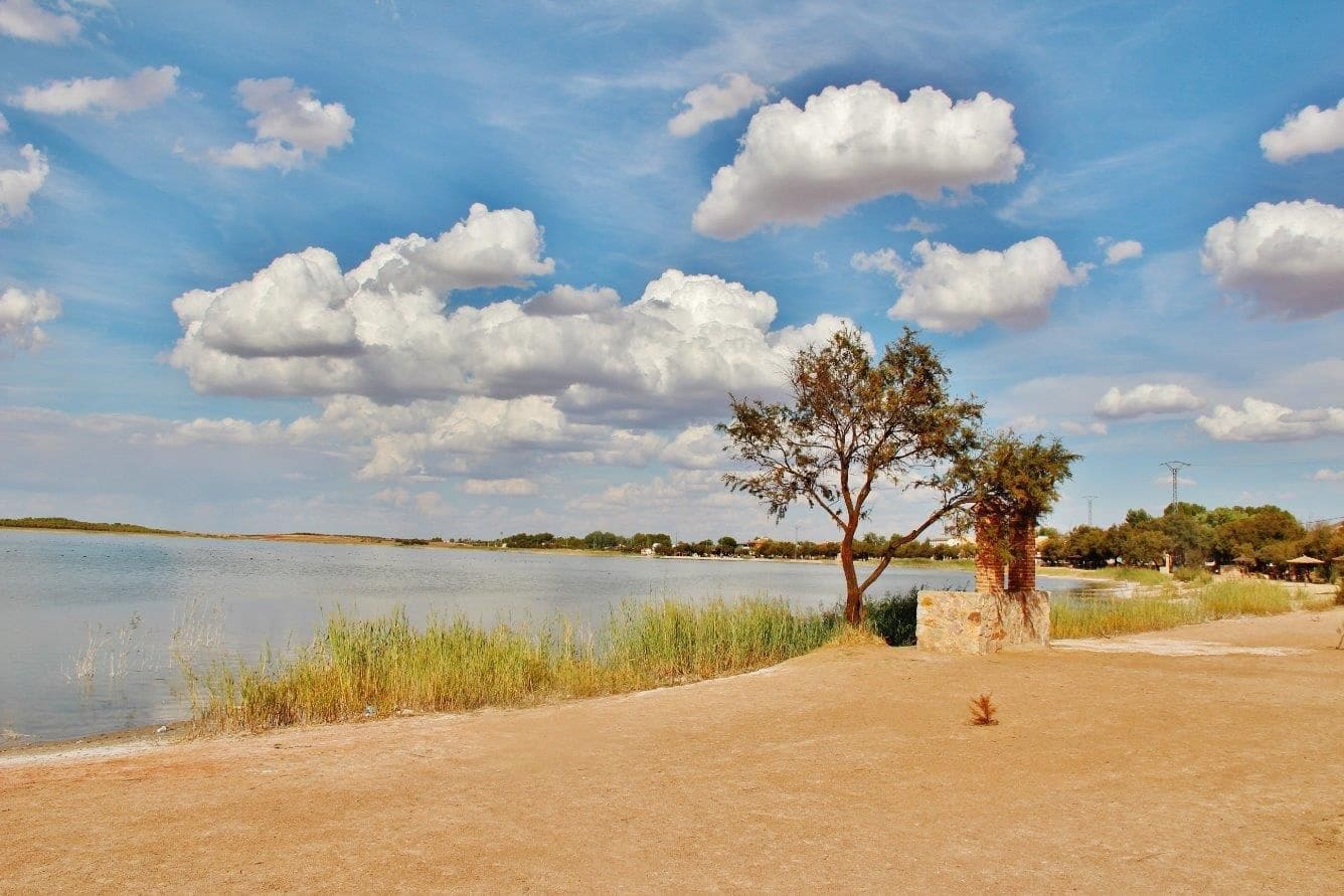 3 bedroom Finca/Country House for sale in Villafranca de los Caballeros with garage - € 110,000 (Ref: 9536372)