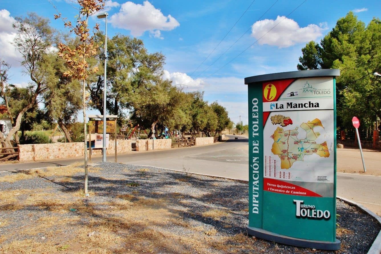 3 bedroom Finca/Country House for sale in Villafranca de los Caballeros with garage - € 110,000 (Ref: 9536372)