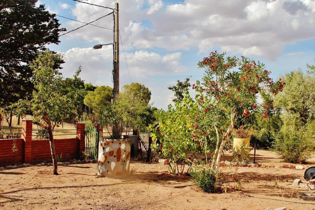 3 bedroom Finca/Country House for sale in Villafranca de los Caballeros with garage - € 110,000 (Ref: 9536372)