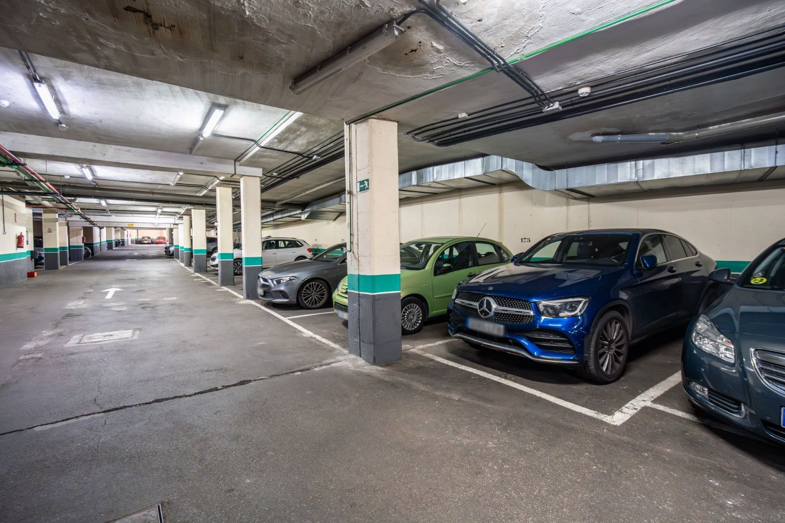 2 slaapkamer Flat te koop in Las Rozas de Madrid met zwembad - € 580.000 (Ref: 9542047)