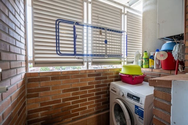 2 slaapkamer Flat te koop in Las Rozas de Madrid met zwembad - € 580.000 (Ref: 9542047)