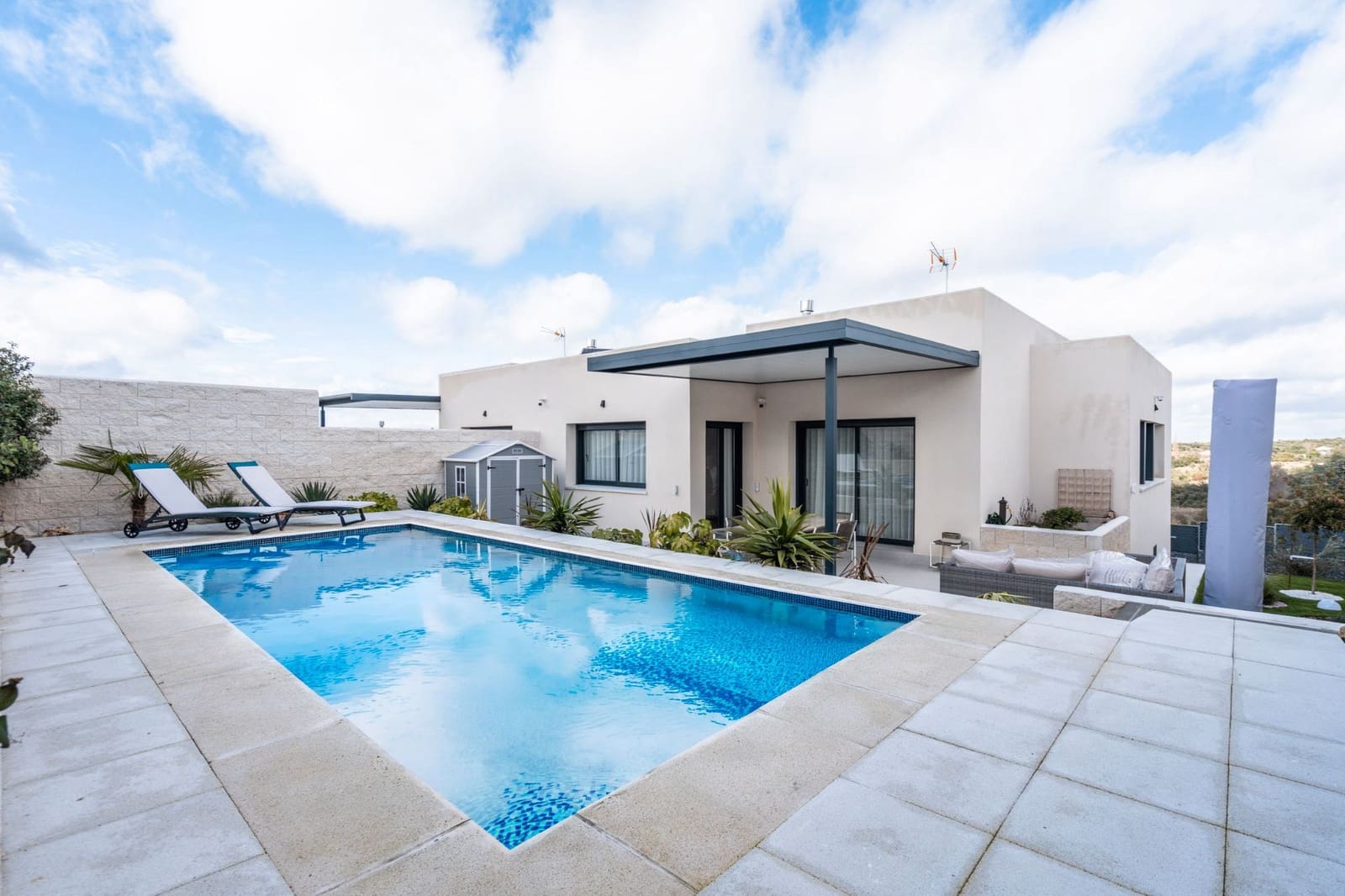 3 bedroom Villa for sale in El Espinar with pool garage - € 420,000 (Ref: 9588487)