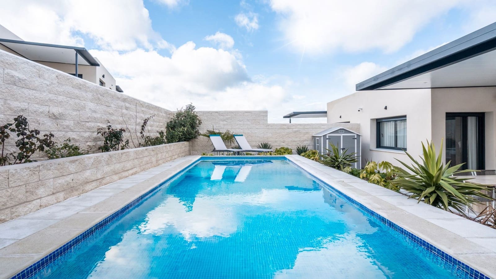 3 bedroom Villa for sale in El Espinar with pool garage - € 420,000 (Ref: 9588487)