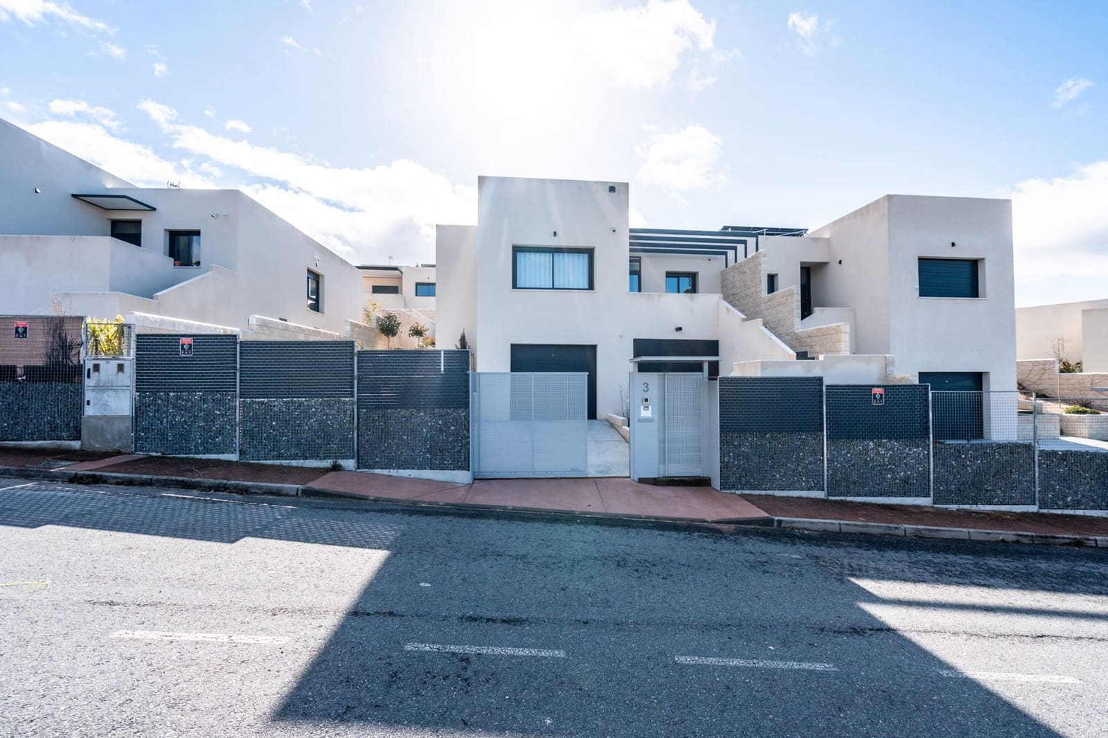 3 bedroom Villa for sale in El Espinar with pool garage - € 420,000 (Ref: 9588487)