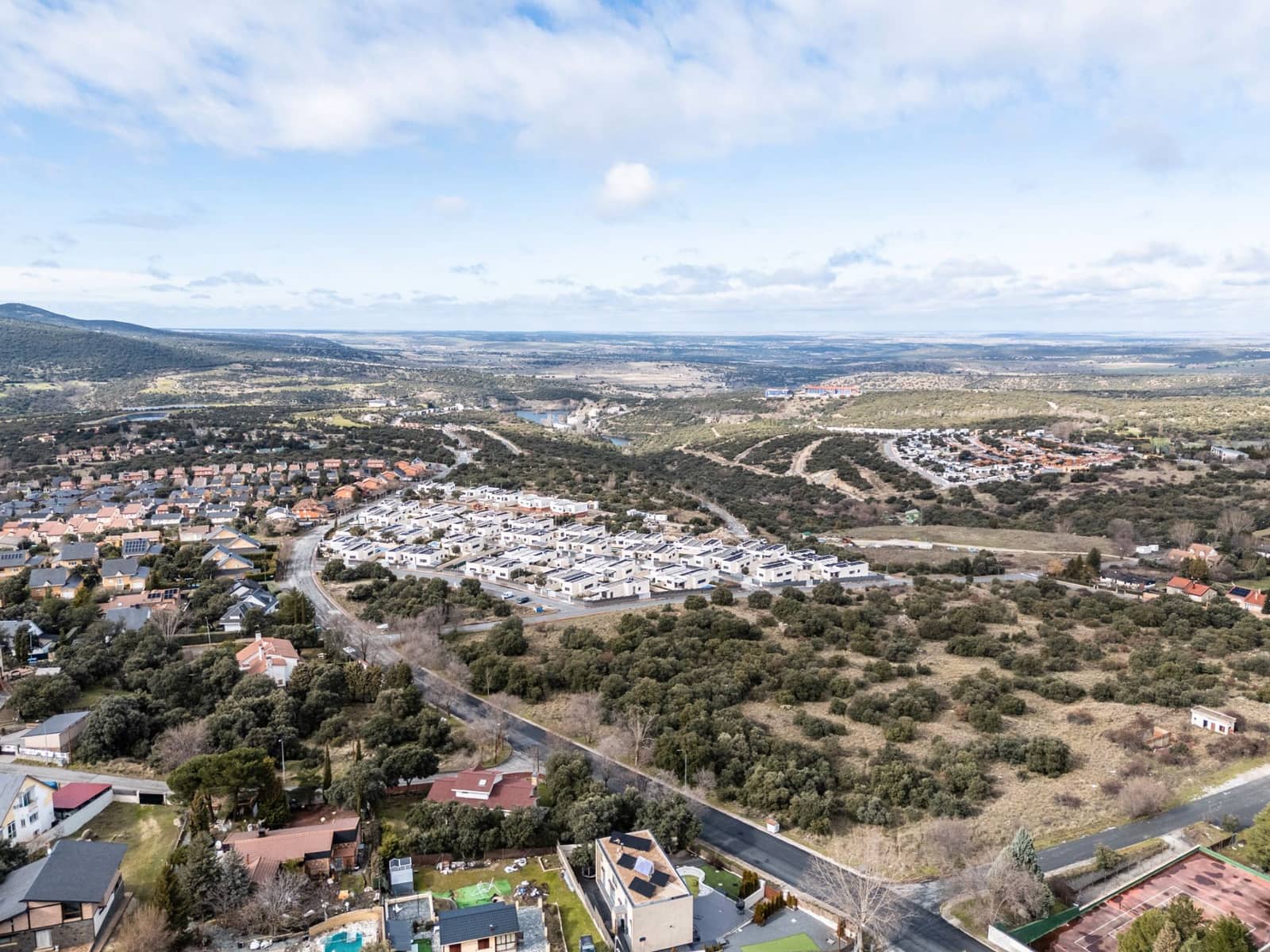 3 bedroom Villa for sale in El Espinar with pool garage - € 420,000 (Ref: 9588487)