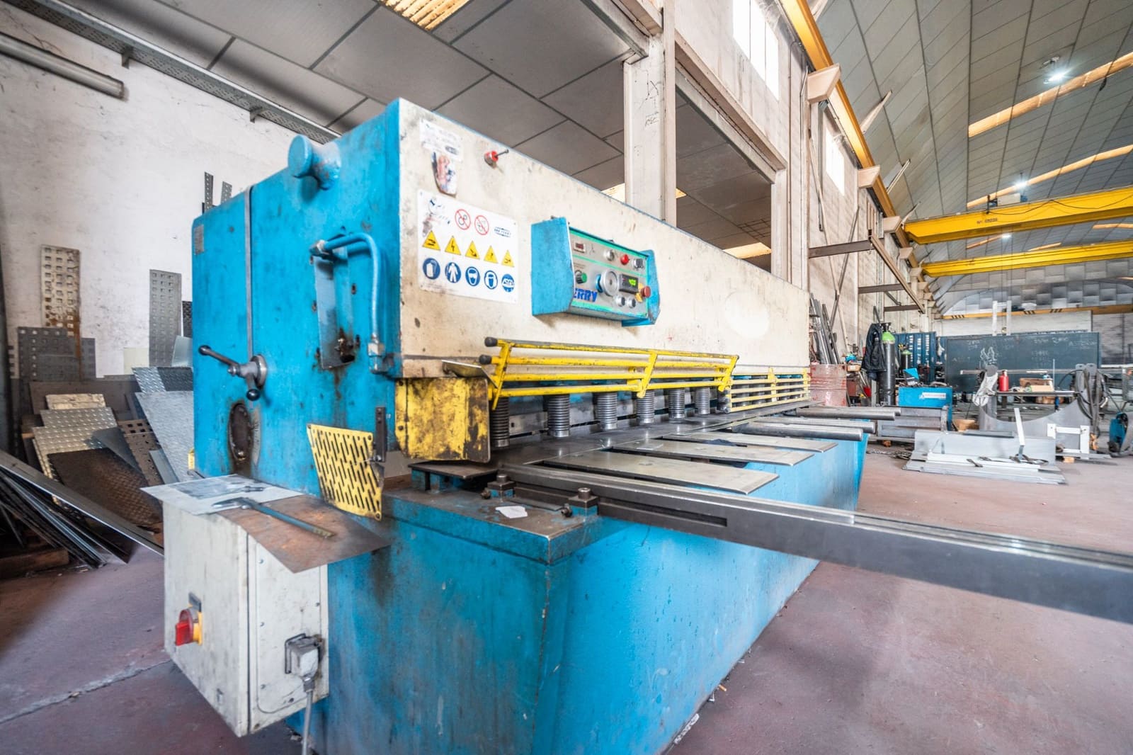 Commercial for sale in Grinon - € 1,250,000 (Ref: 9592090)