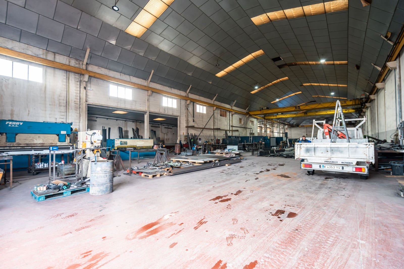 Commercial for sale in Grinon - € 1,250,000 (Ref: 9592090)