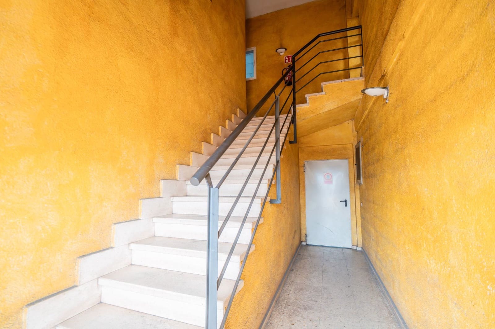 Commercial for sale in Grinon - € 1,250,000 (Ref: 9592090)