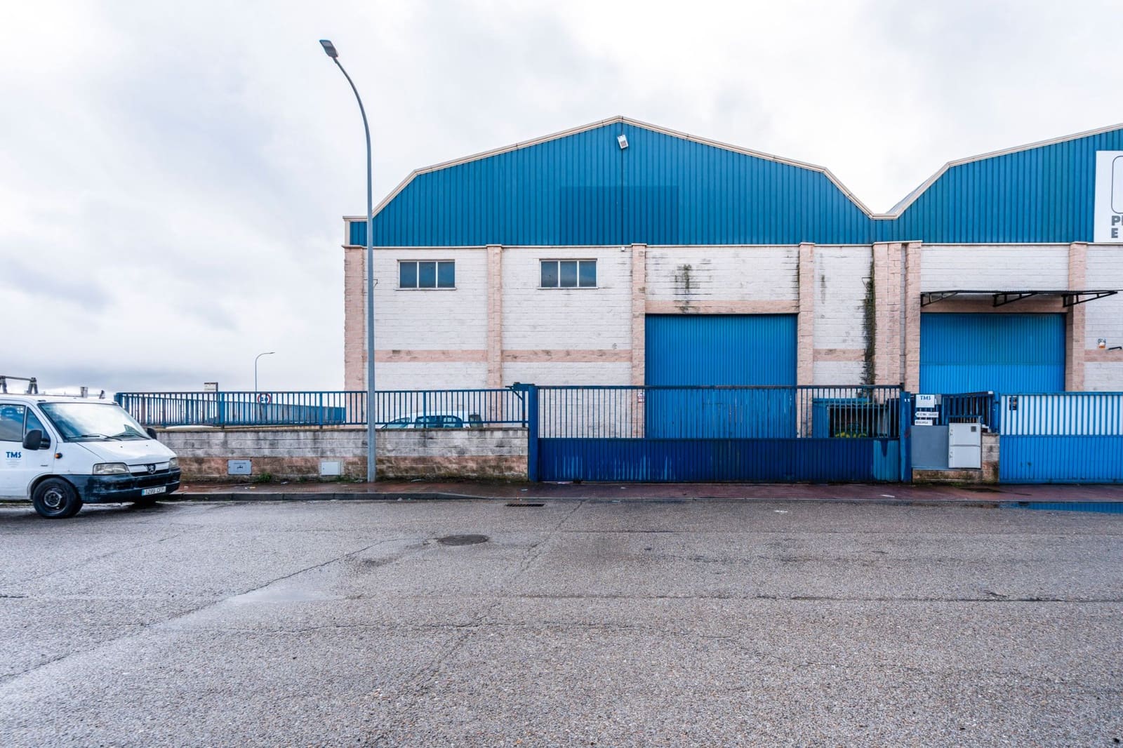 Commercial for sale in Grinon - € 1,250,000 (Ref: 9592090)