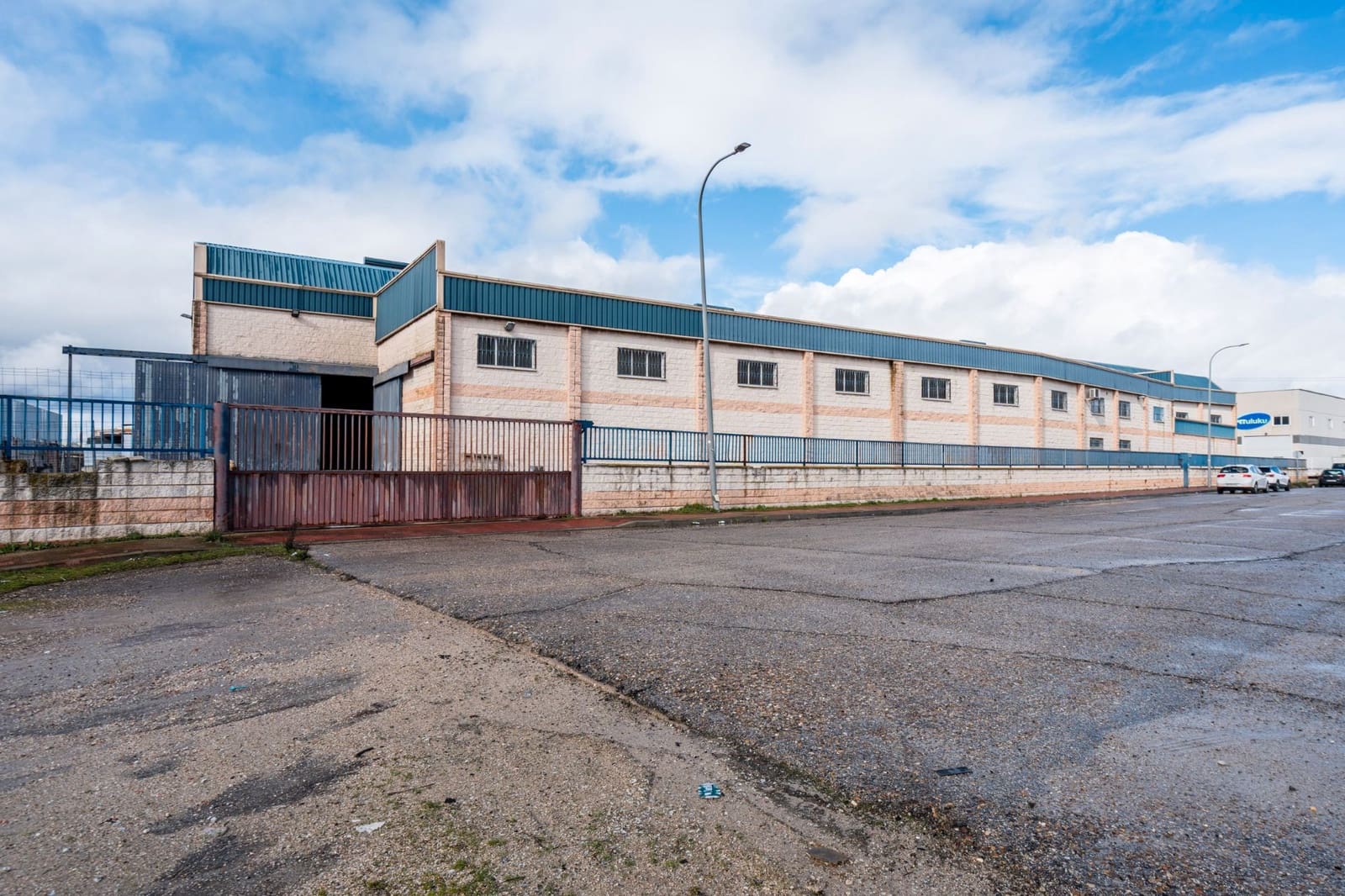 Commercial for sale in Grinon - € 1,250,000 (Ref: 9592090)