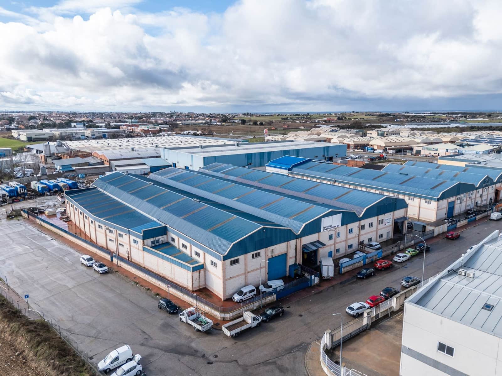 Commercial for sale in Grinon - € 1,250,000 (Ref: 9592090)