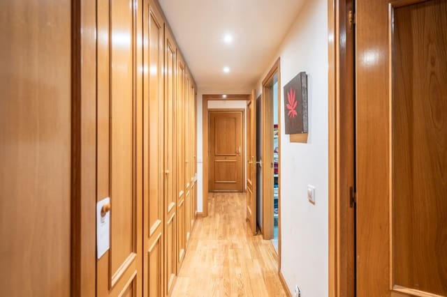 2 sovrum Lägenhet till salu i Las Rozas de Madrid med pool - 595 000 € (Ref: 9597157)