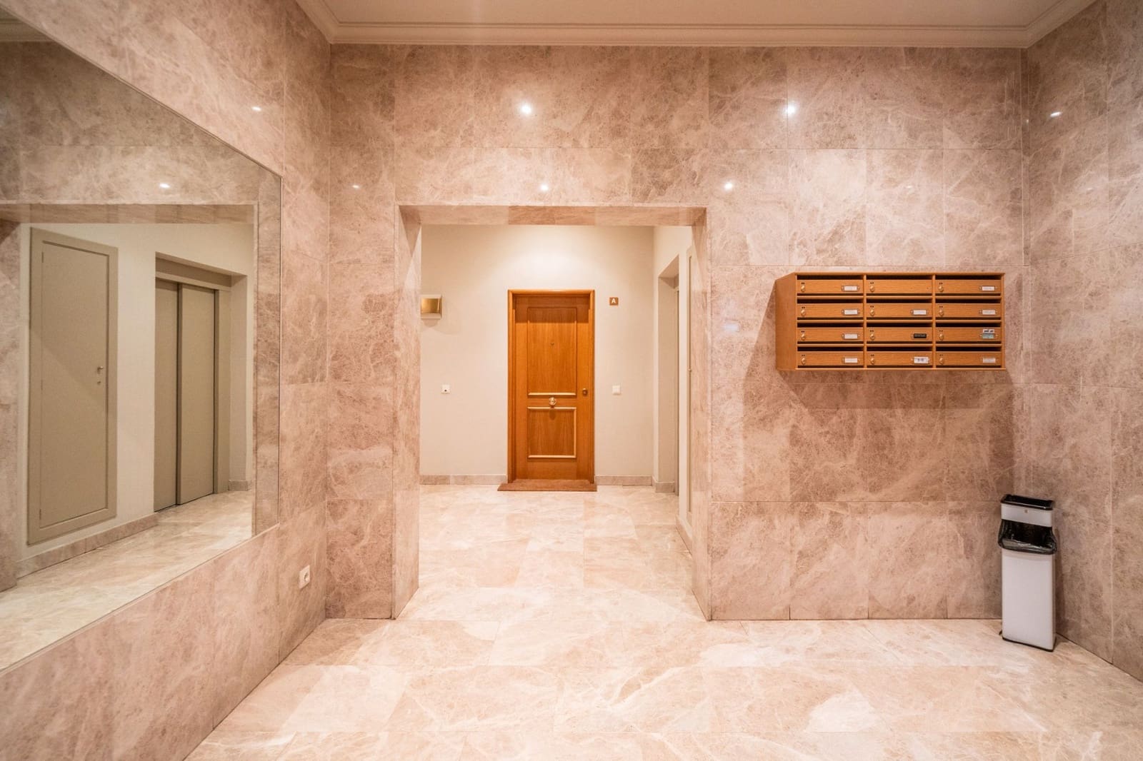 2 sovrum Lägenhet till salu i Las Rozas de Madrid med pool - 595 000 € (Ref: 9597157)