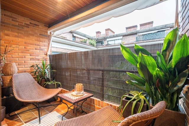 2 sovrum Lägenhet till salu i Las Rozas de Madrid med pool - 595 000 € (Ref: 9597157)