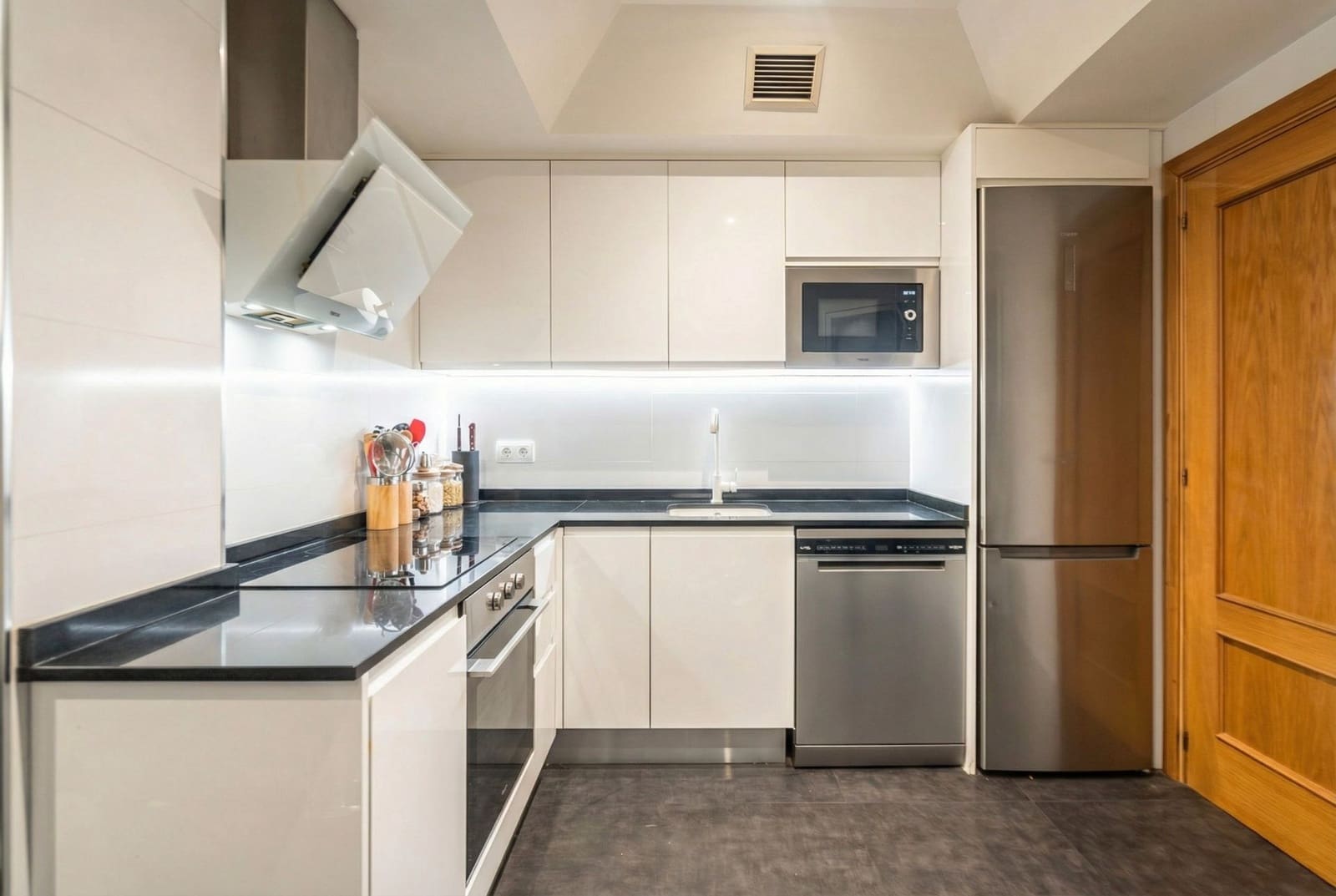 2 sovrum Lägenhet till salu i Las Rozas de Madrid med pool - 595 000 € (Ref: 9597157)