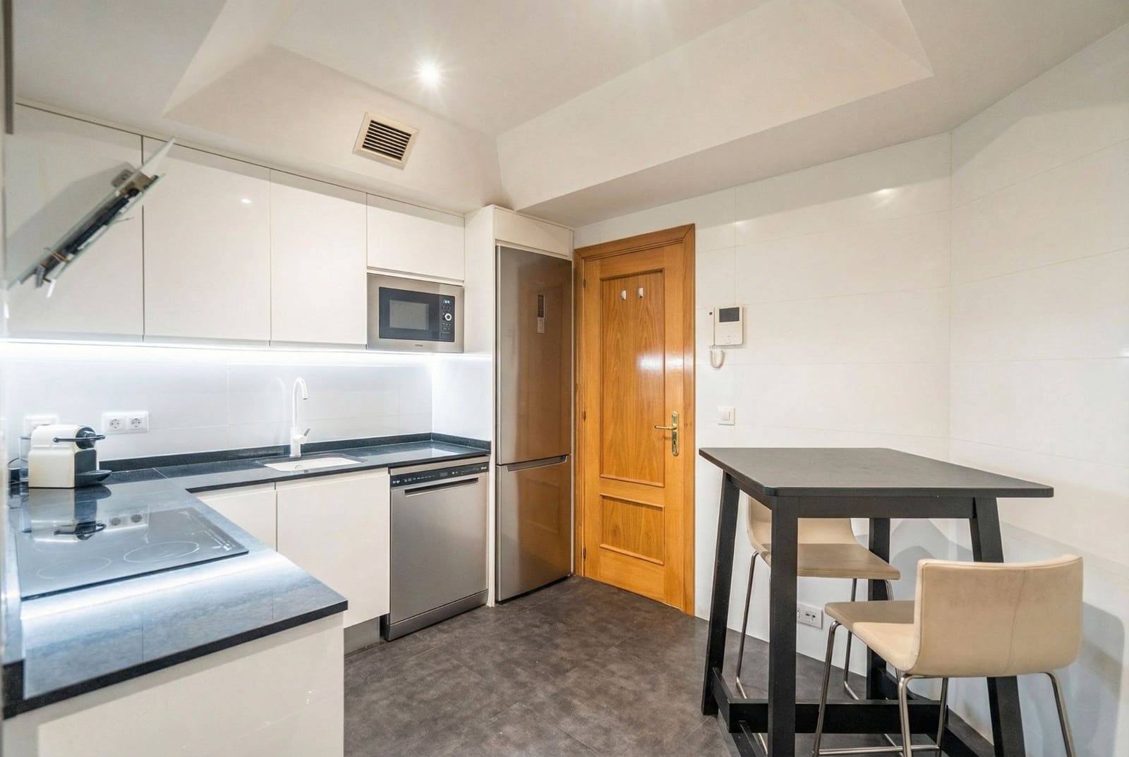 2 sovrum Lägenhet till salu i Las Rozas de Madrid med pool - 595 000 € (Ref: 9597157)