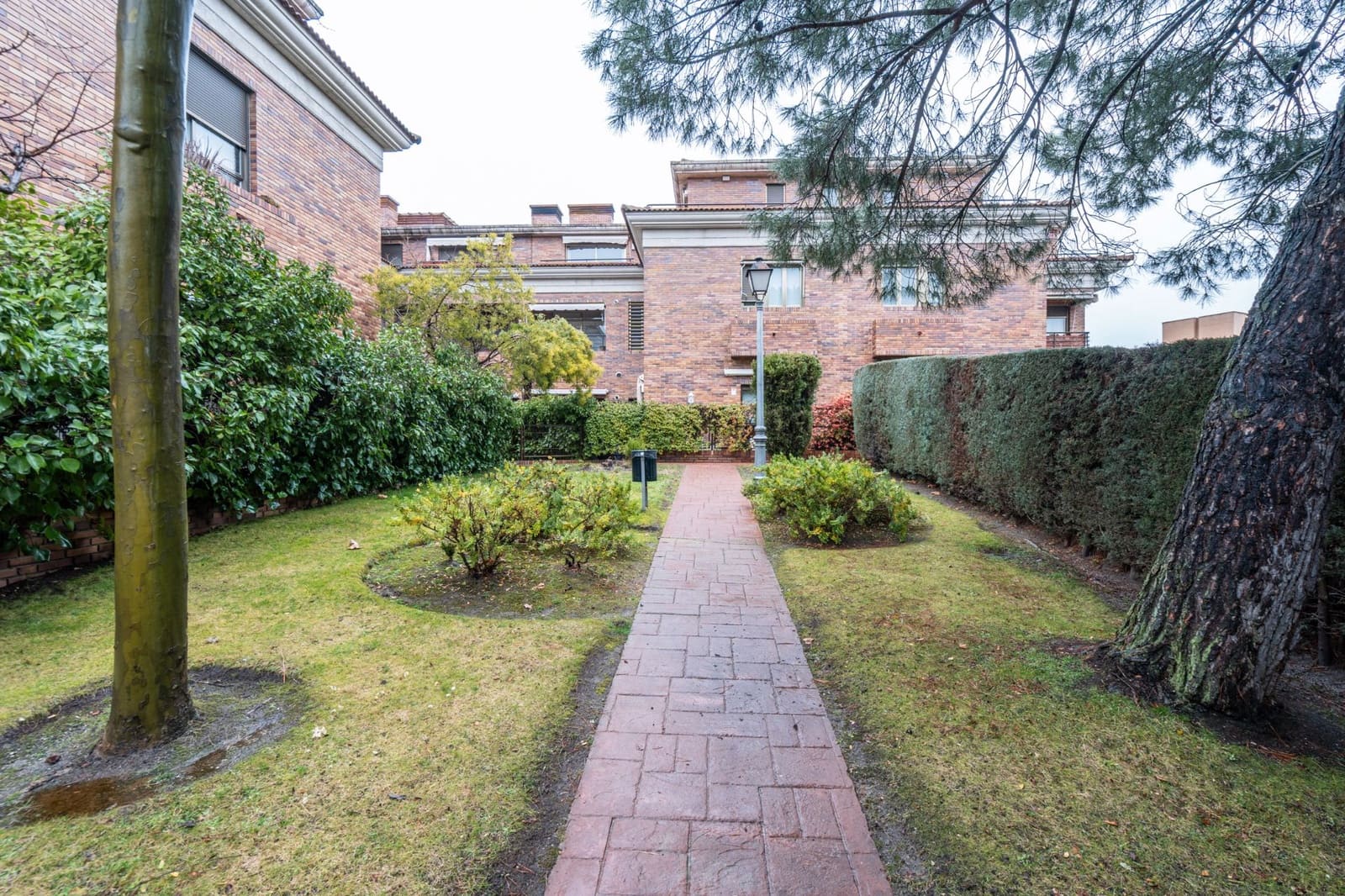 2 sovrum Lägenhet till salu i Las Rozas de Madrid med pool - 595 000 € (Ref: 9597157)