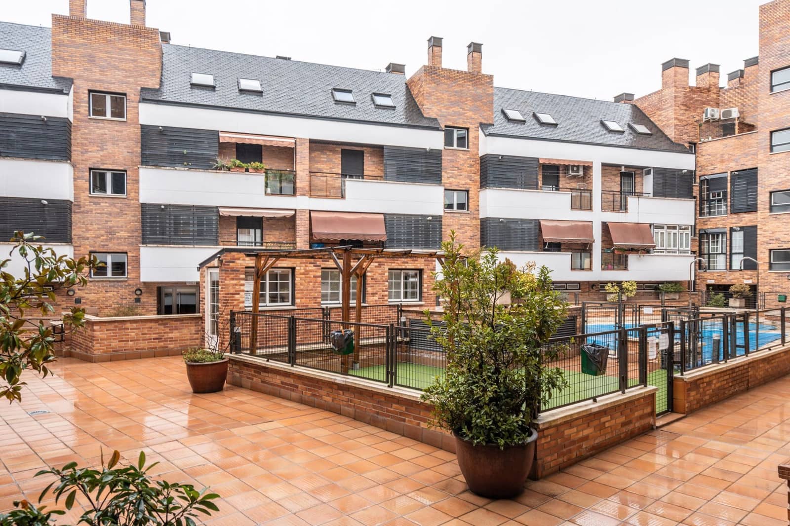 2 makuuhuone Asunto myytävänä paikassa Collado Villalba mukana uima-altaan 
autotalli - 380 000 € (Ref: 9598131)