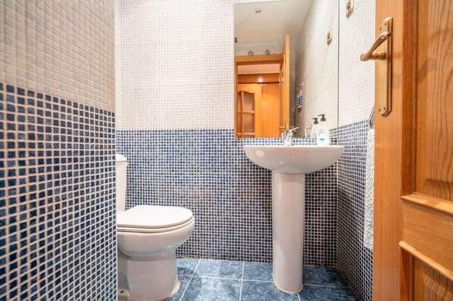 2 makuuhuone Asunto myytävänä paikassa Collado Villalba mukana uima-altaan 
autotalli - 380 000 € (Ref: 9598131)