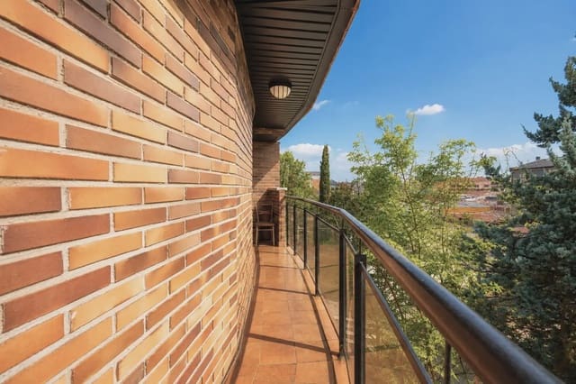 2 soveværelse Lejlighed til salg i Collado Villalba med swimmingpool garage - € 380.000 (Ref: 9598131)