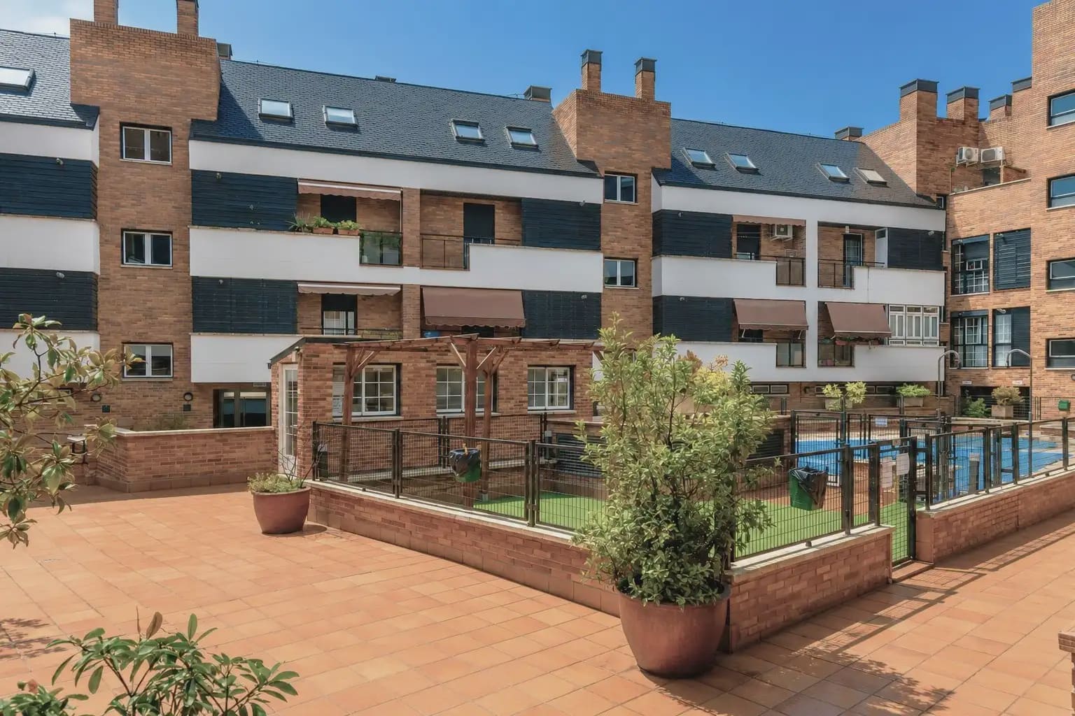 2 bedroom Flat for sale in Collado Villalba with pool garage - € 380,000 (Ref: 9598131)