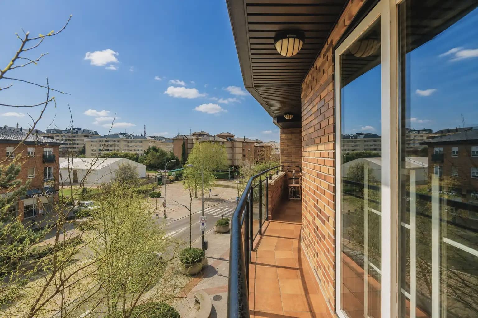 2 bedroom Flat for sale in Collado Villalba with pool garage - € 380,000 (Ref: 9598131)