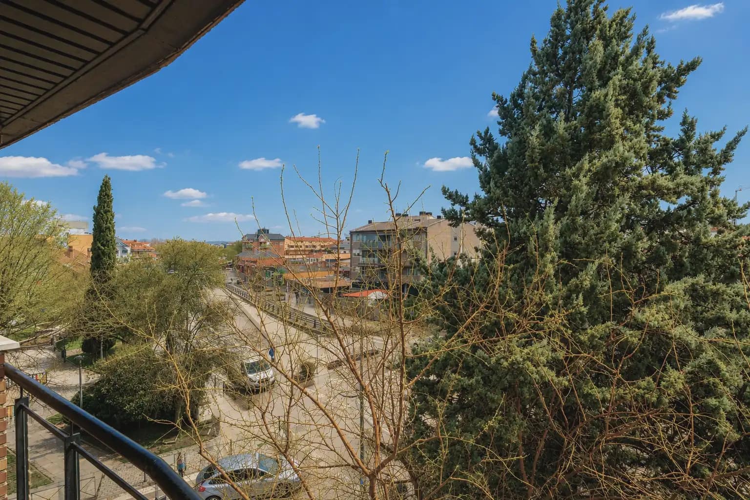 2 bedroom Flat for sale in Collado Villalba with pool garage - € 380,000 (Ref: 9598131)