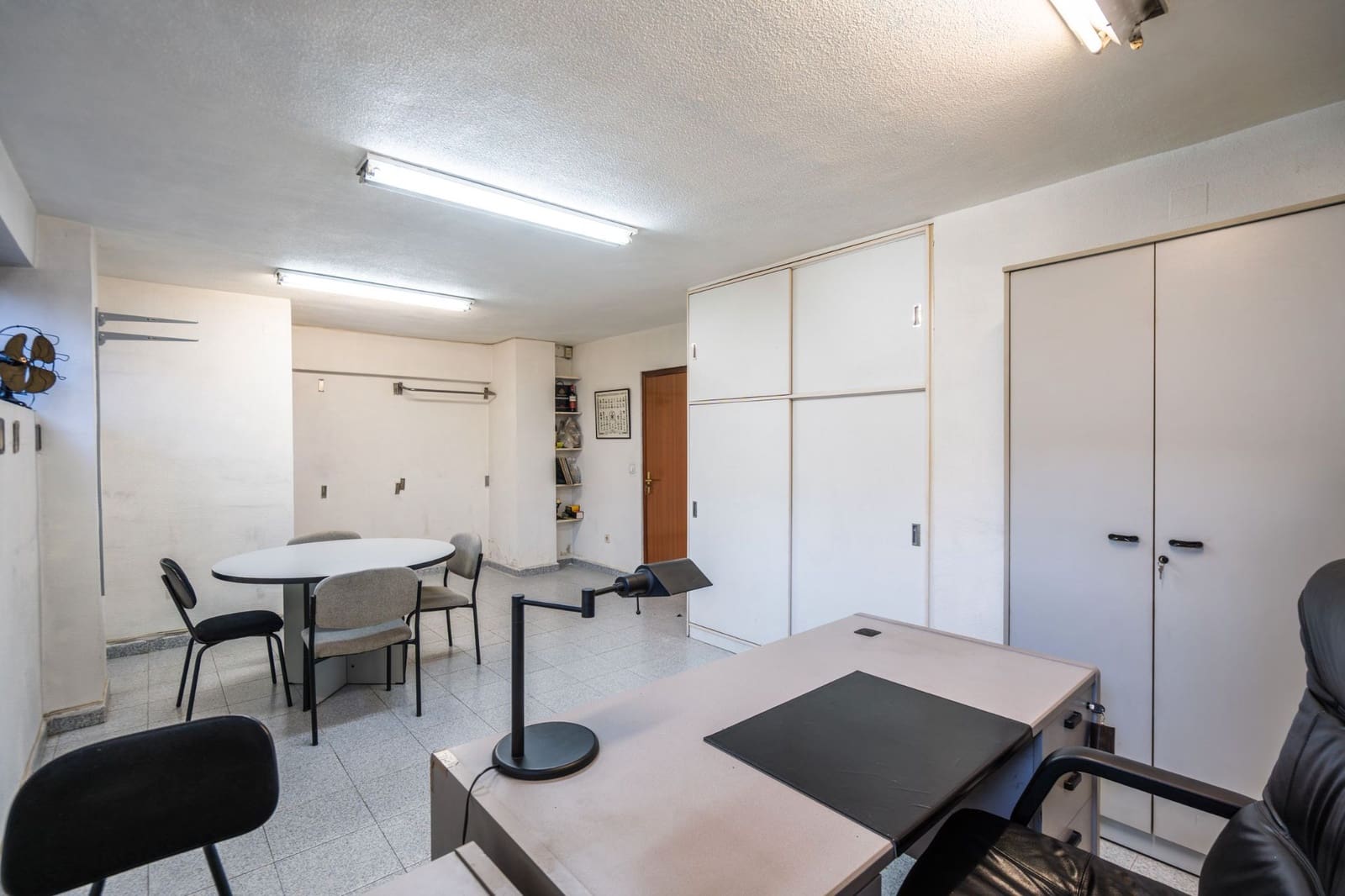 Erhverv til salg i Madrid by - € 186.000 (Ref: 9609981)