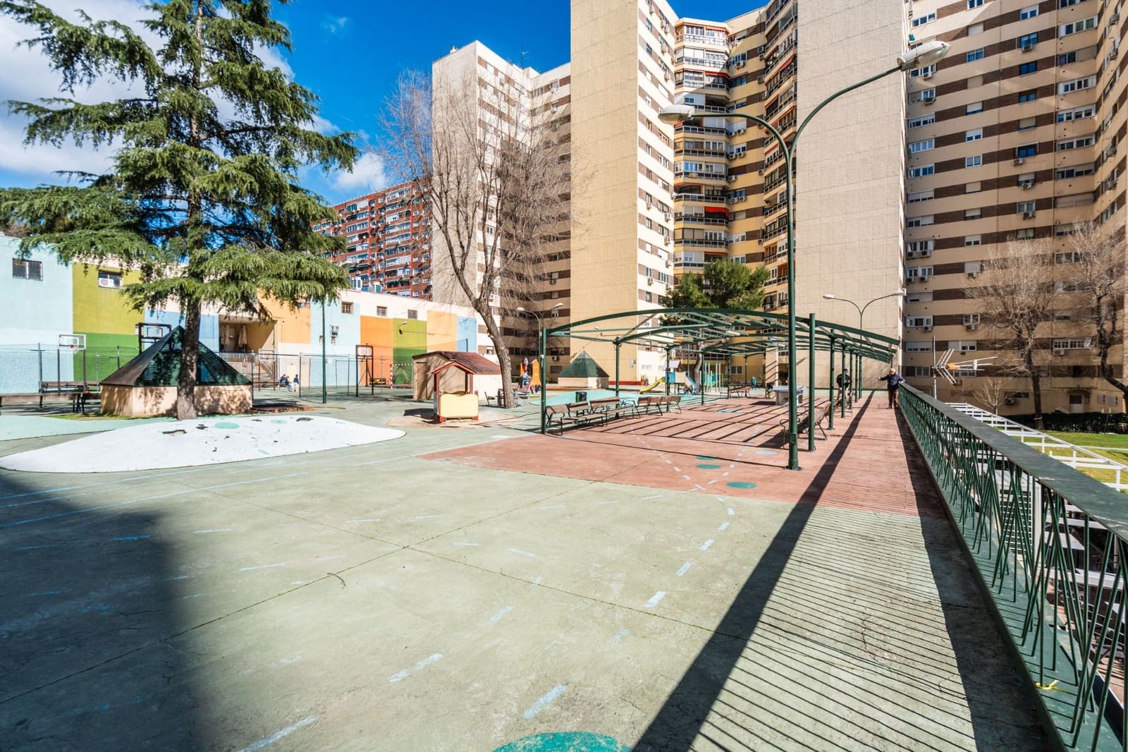 Erhverv til salg i Madrid by - € 186.000 (Ref: 9609981)