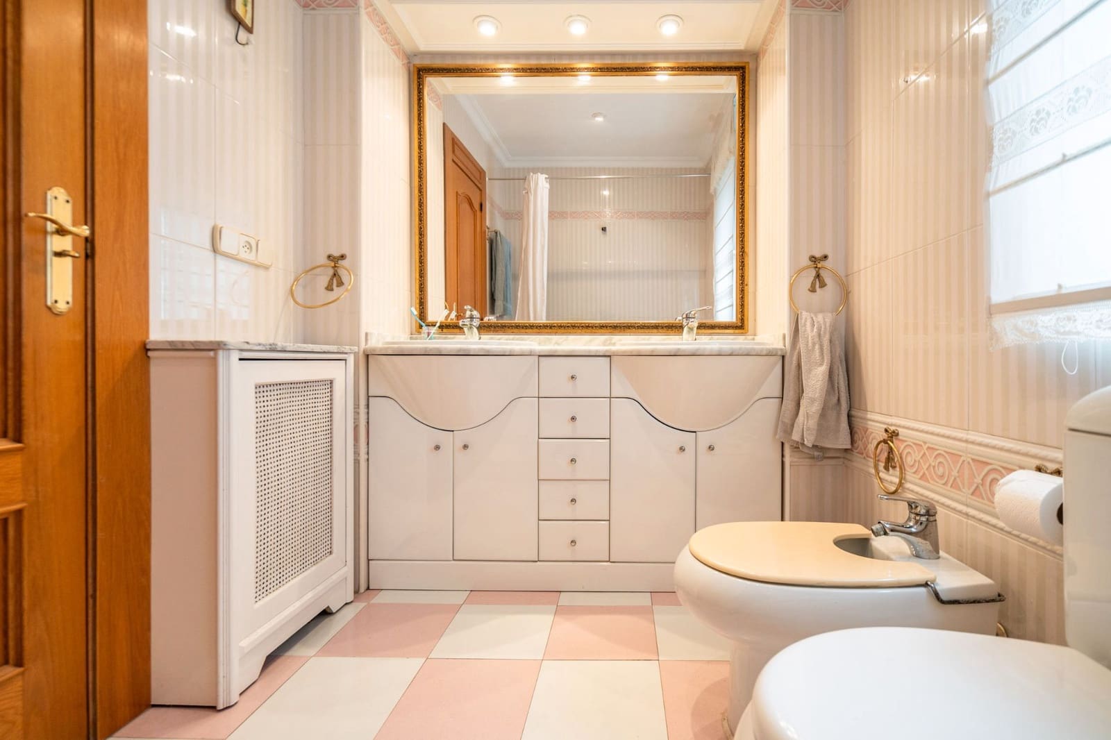 5 bedroom Flat for sale in Albacete city - € 275,000 (Ref: 9618625)