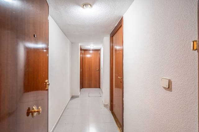Oficina en Peñagrande, Madrid ciudad en venta - 186.000 € (Ref: 9649863)