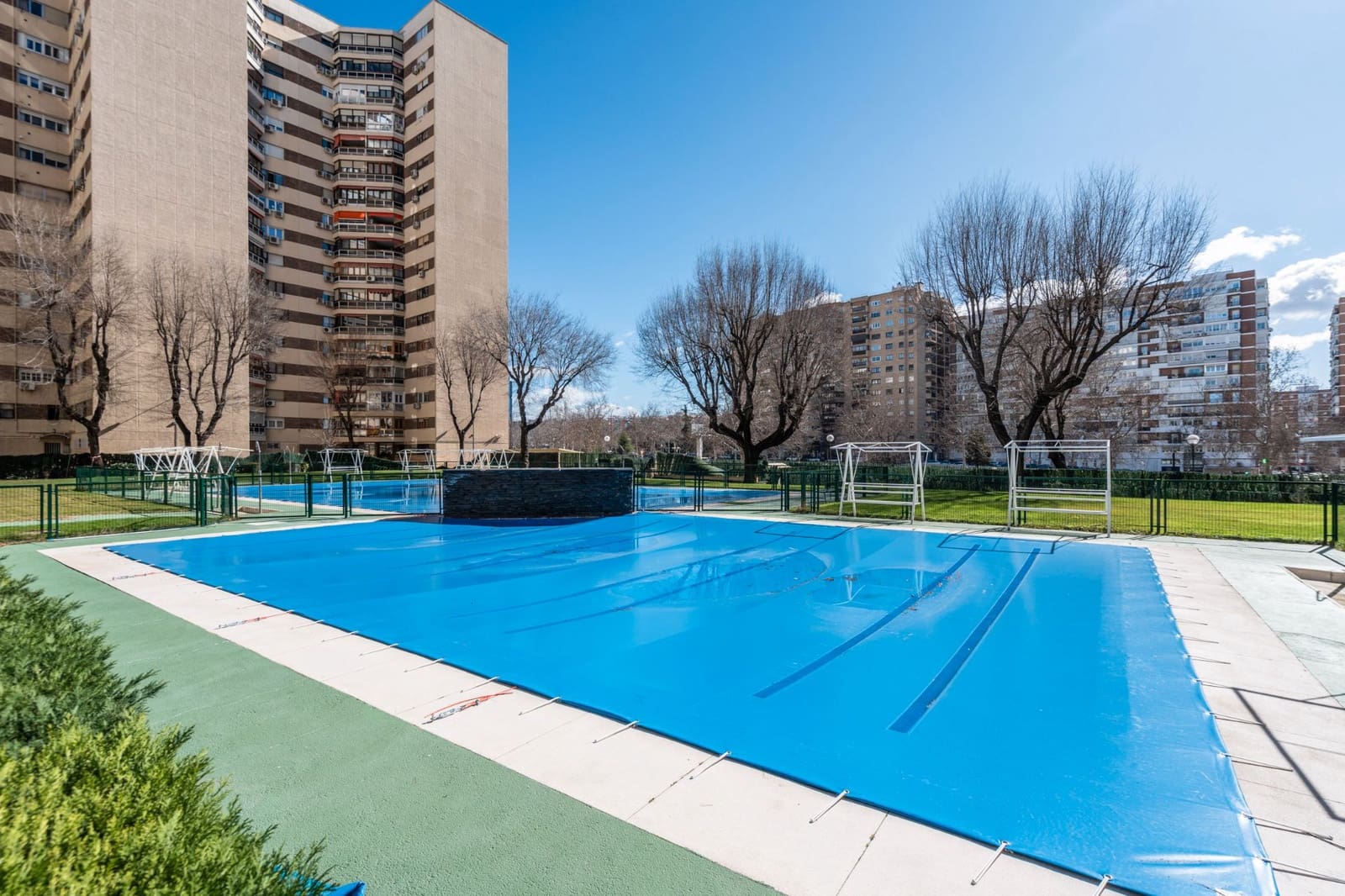 Office for sale in Madrid city - € 186,000 (Ref: 9649863)