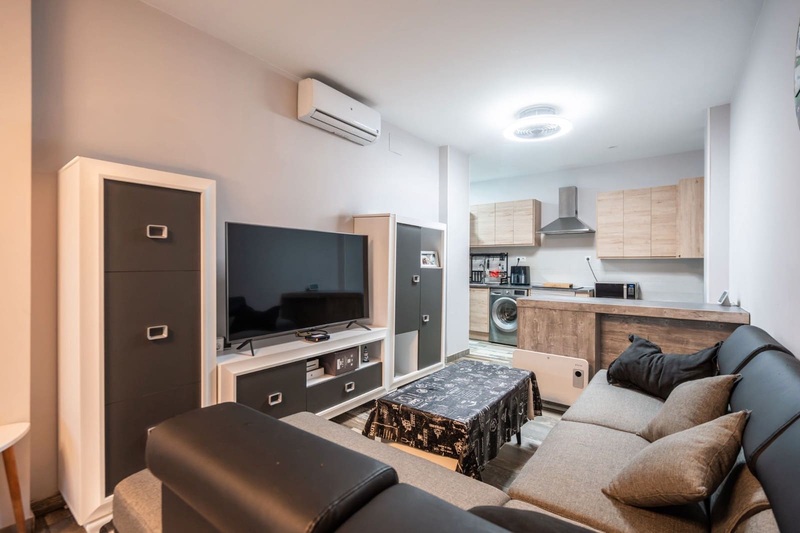 3 bedroom Flat for sale in Fuenlabrada with pool - € 249,900 (Ref: 9650664)