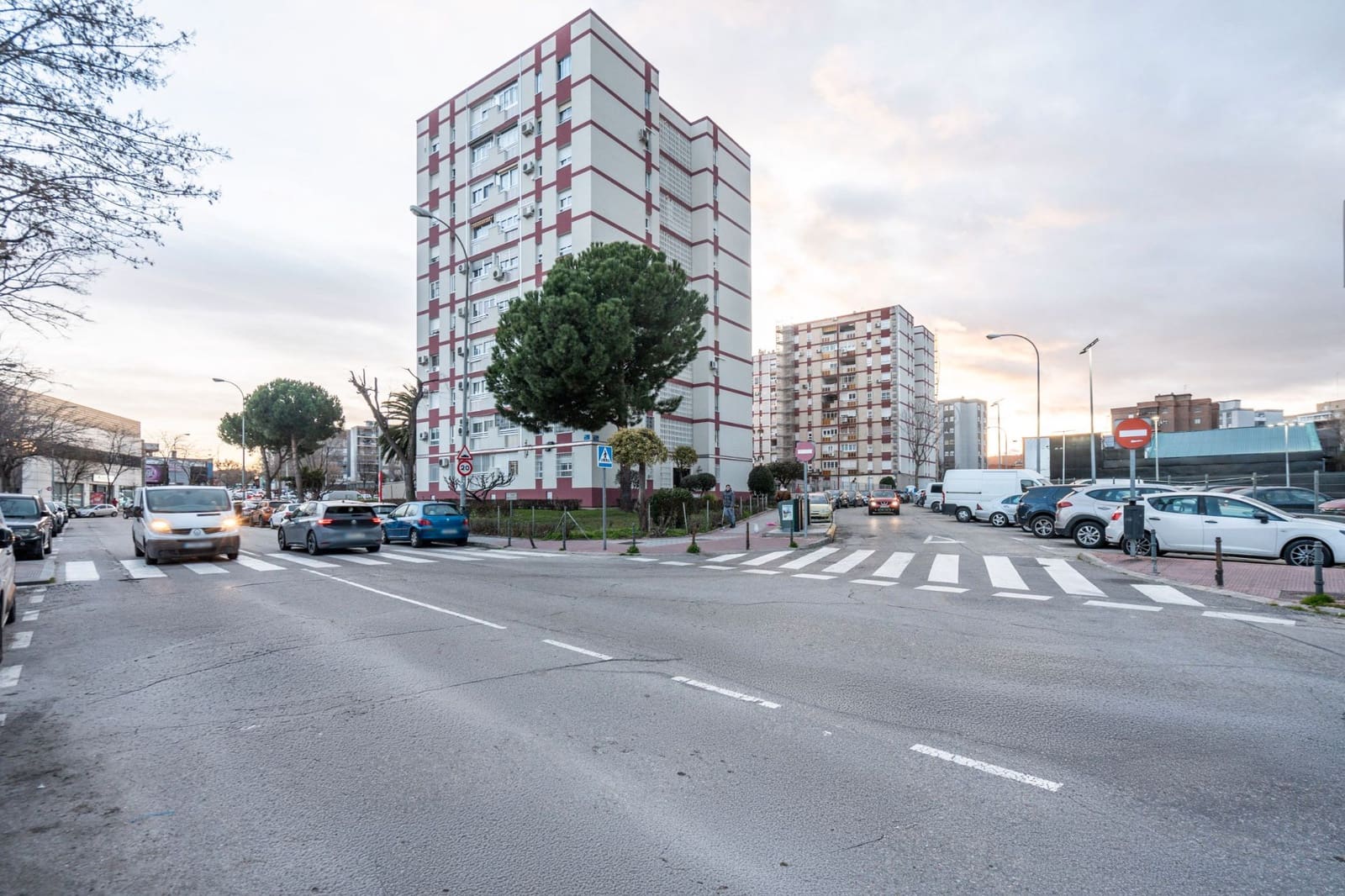 3 bedroom Flat for sale in Fuenlabrada with pool - € 249,900 (Ref: 9650664)