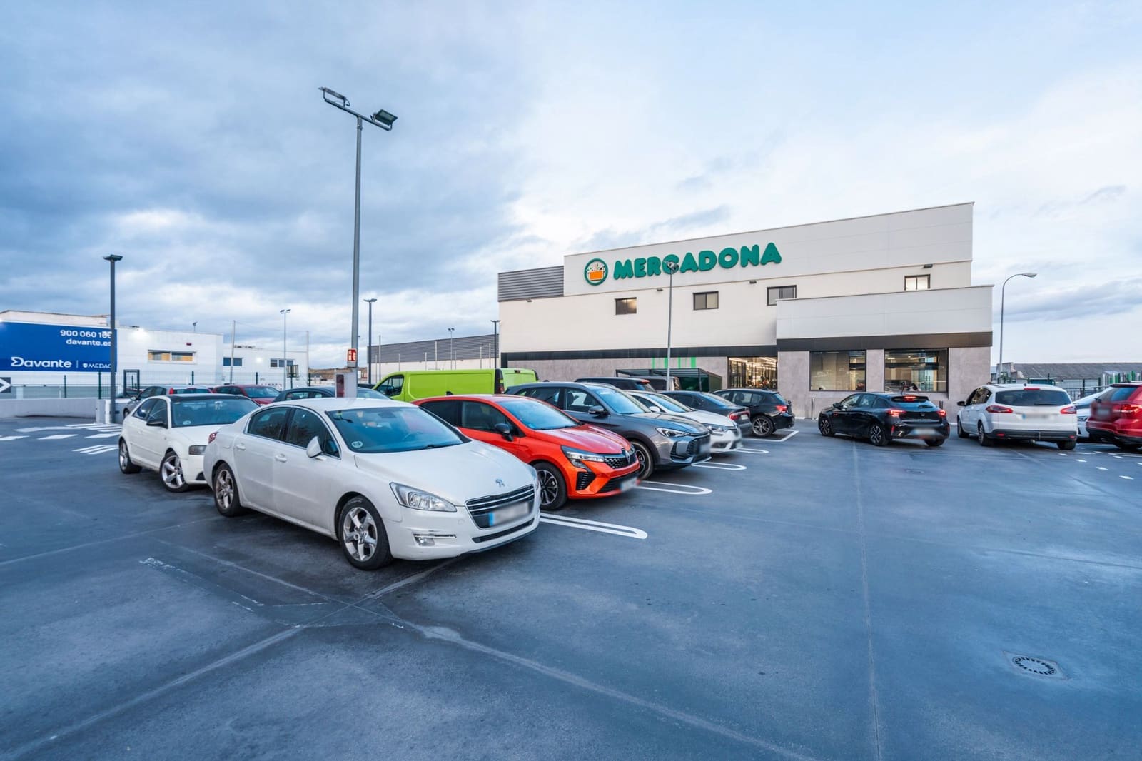 3 bedroom Flat for sale in Fuenlabrada with pool - € 249,900 (Ref: 9650664)