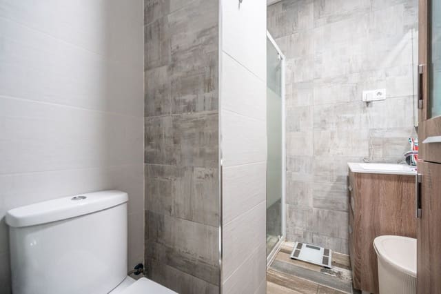 3 sypialnia Mieszkanie na sprzedaż w Fuenlabrada z basenem - 249 900 € (Ref: 9650664)