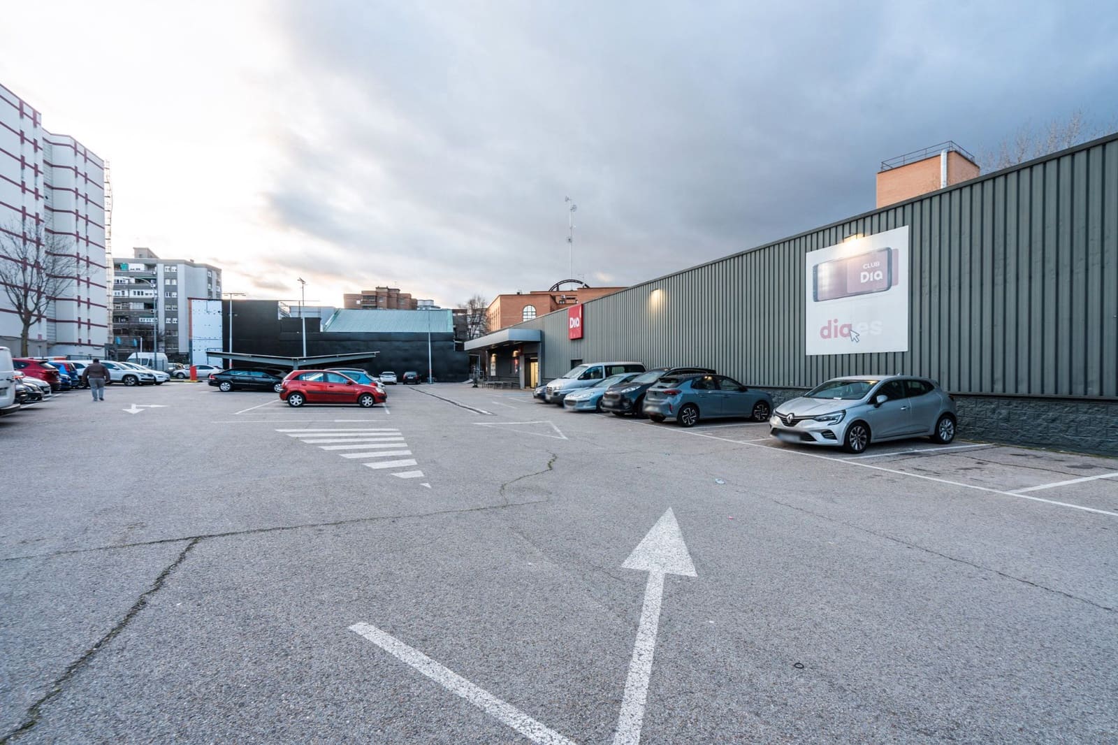 3 bedroom Flat for sale in Fuenlabrada with pool - € 249,900 (Ref: 9650664)