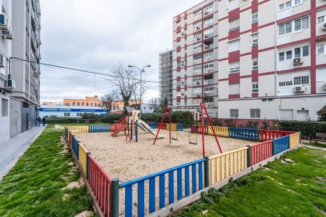 3 sypialnia Mieszkanie na sprzedaż w Fuenlabrada z basenem - 249 900 € (Ref: 9650664)