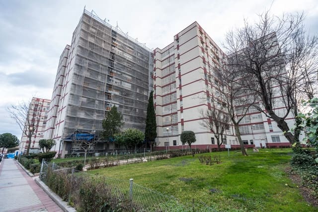 3 sypialnia Mieszkanie na sprzedaż w Fuenlabrada z basenem - 249 900 € (Ref: 9650664)