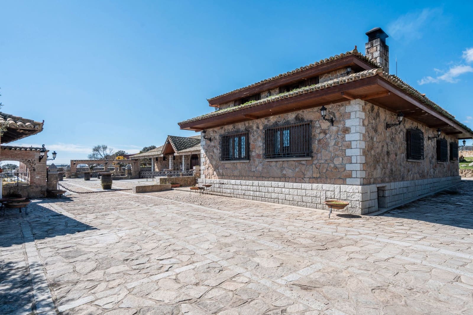 Finca/Casa Rural en Fresnedillas de la Oliva en venta - 6.000.000 € (Ref: 9691651)