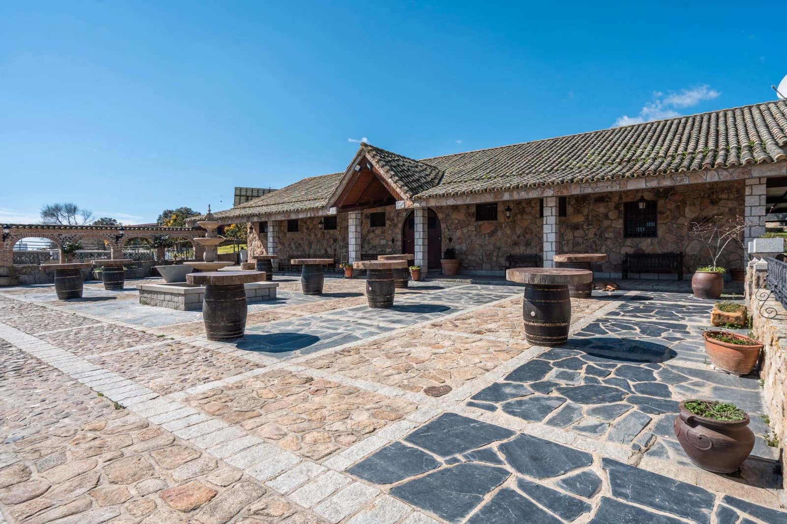 Finca/Casa Rural en Fresnedillas de la Oliva en venta - 6.000.000 € (Ref: 9691651)
