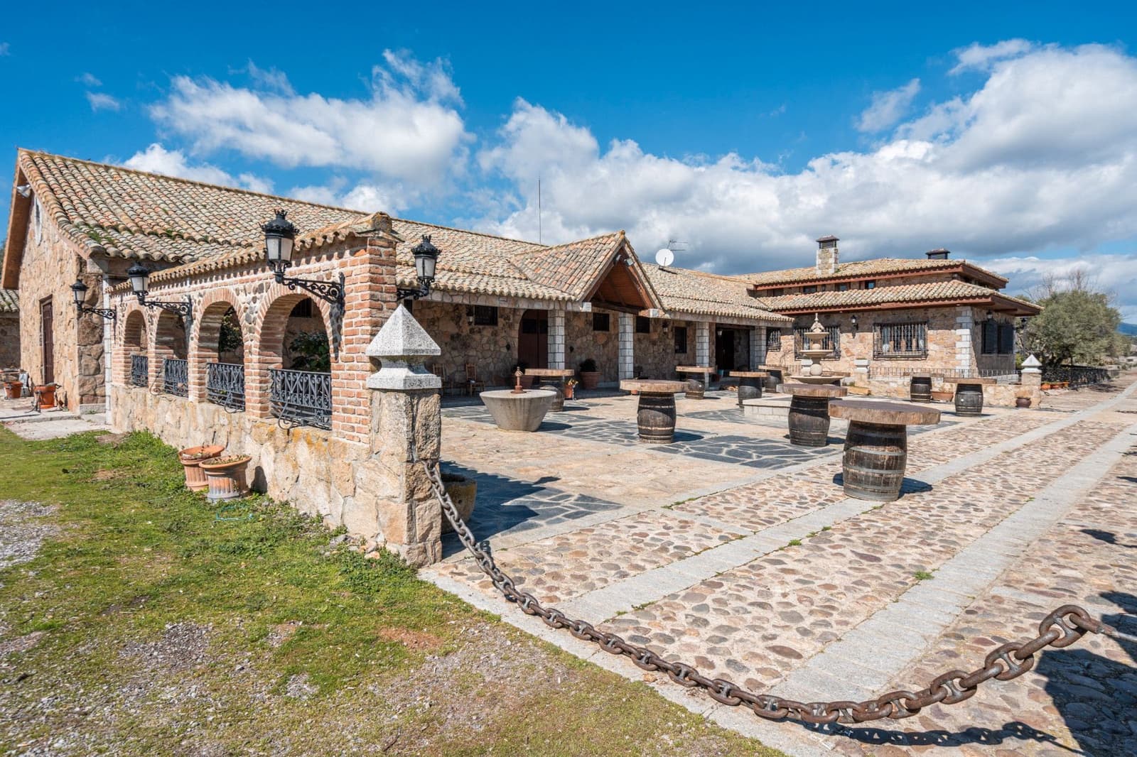 Finca/Casa Rural en Fresnedillas de la Oliva en venta - 6.000.000 € (Ref: 9691651)