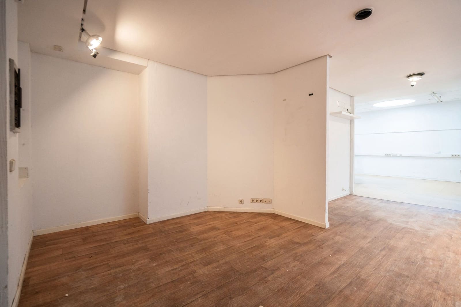 Office for sale in Madrid city - € 680,000 (Ref: 9696764)